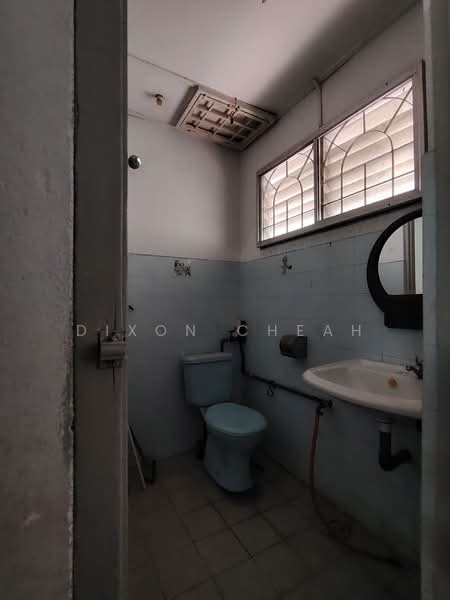 2-storey Terraced House for Sale in Taman Gunung View (Ipoh) - Dixon Cheah - Bathroom - PropertyGuru.com.my
