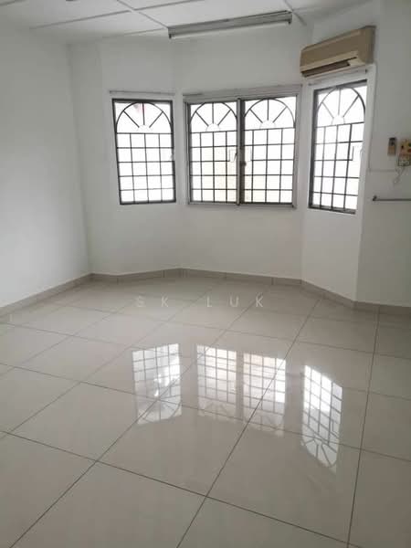 2-storey Terraced House for Sale in Bandar Country Homes (Rawang) - SK Luk - Interior - PropertyGuru.com.my
