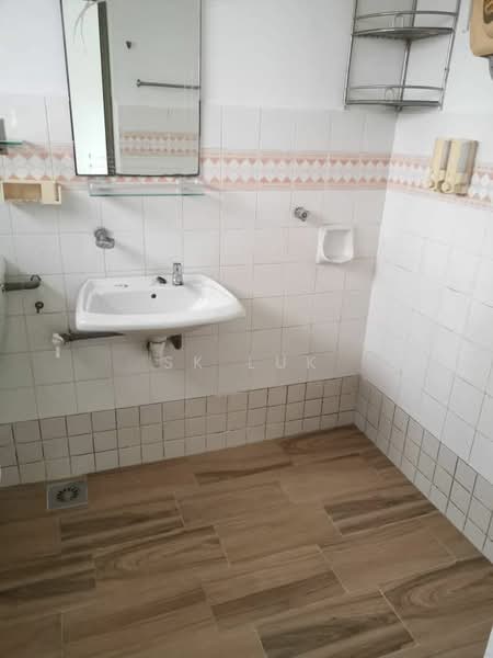 2-storey Terraced House for Sale in Bandar Country Homes (Rawang) - SK Luk - Bathroom - PropertyGuru.com.my