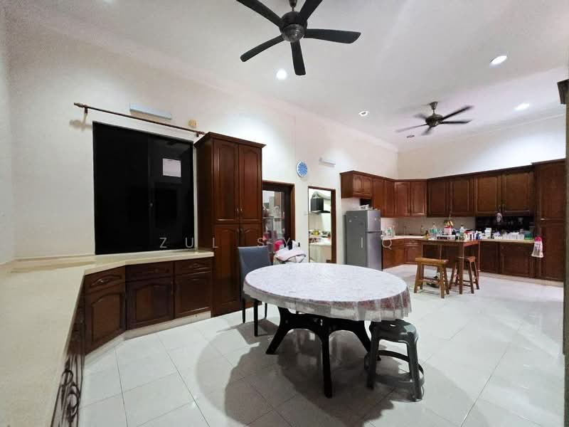 Bungalow for Sale in Kampung Sungai Penchala (Sungai Penchala) - Zul Syafiq - Kitchen - PropertyGuru.com.my