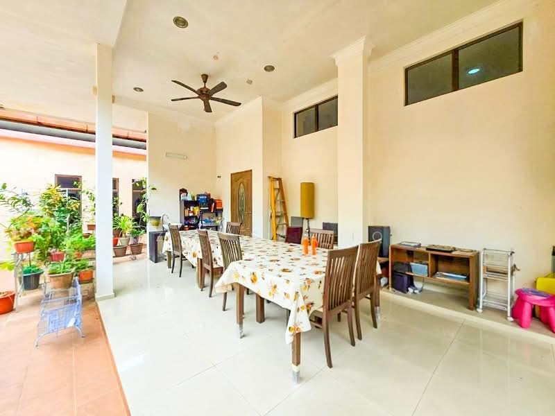 Bungalow for Sale in Kampung Sungai Penchala (Sungai Penchala) - Zul Syafiq - Dining Room - PropertyGuru.com.my