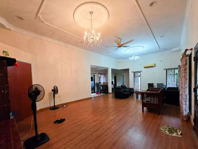 Bungalow for Sale in Kampung Sungai Penchala (Sungai Penchala) - Zul Syafiq - Living Room - PropertyGuru.com.my