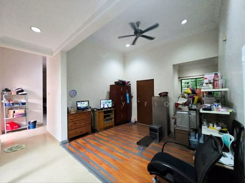 Bungalow for Sale in Kampung Sungai Penchala (Sungai Penchala) - Zul Syafiq - Living Room - PropertyGuru.com.my