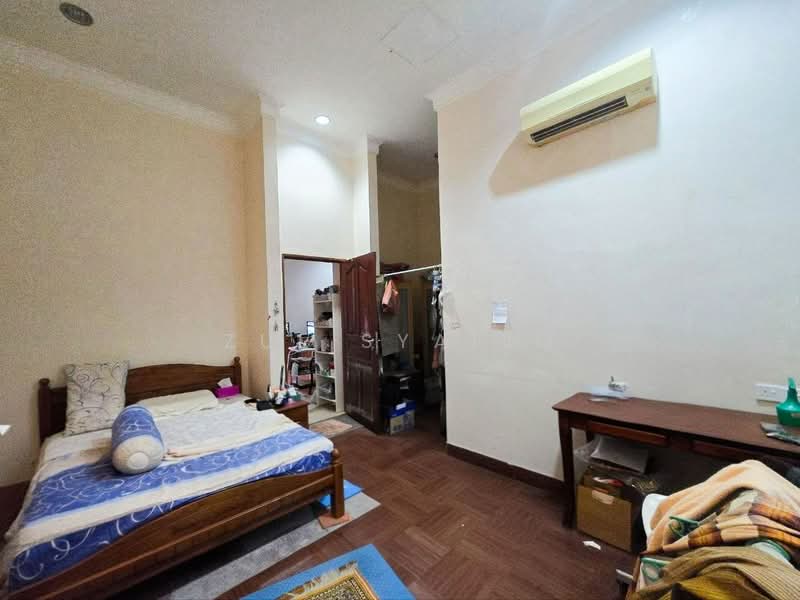 Bungalow for Sale in Kampung Sungai Penchala (Sungai Penchala) - Zul Syafiq - Bedroom - PropertyGuru.com.my