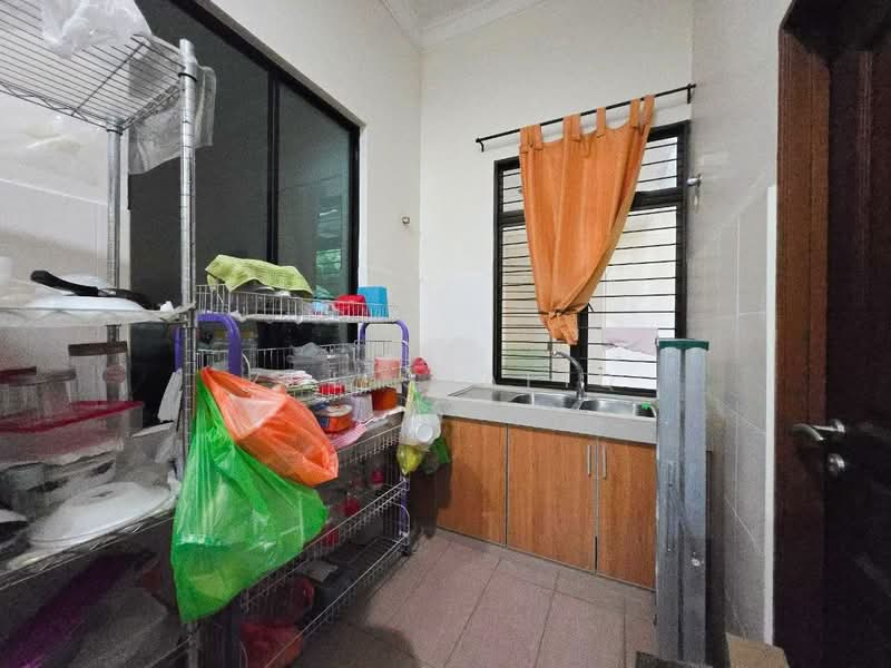 Bungalow for Sale in Kampung Sungai Penchala (Sungai Penchala) - Zul Syafiq - Kitchen - PropertyGuru.com.my