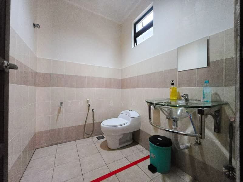 Bungalow for Sale in Kampung Sungai Penchala (Sungai Penchala) - Zul Syafiq - Bathroom - PropertyGuru.com.my