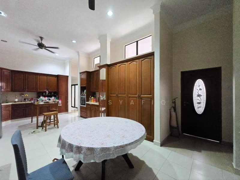 Bungalow for Sale in Kampung Sungai Penchala (Sungai Penchala) - Zul Syafiq - Kitchen - PropertyGuru.com.my