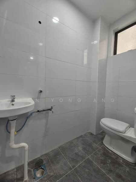 Terraced House for Sale in Taman Nusa Damai (Pasir Gudang) - Han Yong Ang - Bathroom - PropertyGuru.com.my