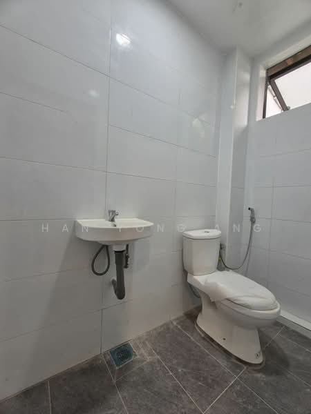 Terraced House for Sale in Taman Nusa Damai (Pasir Gudang) - Han Yong Ang - Bathroom - PropertyGuru.com.my