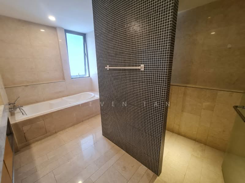 Kondominium untuk Dijual di 2 Hampshire - Steven Tan - Bathroom - PropertyGuru.com.my