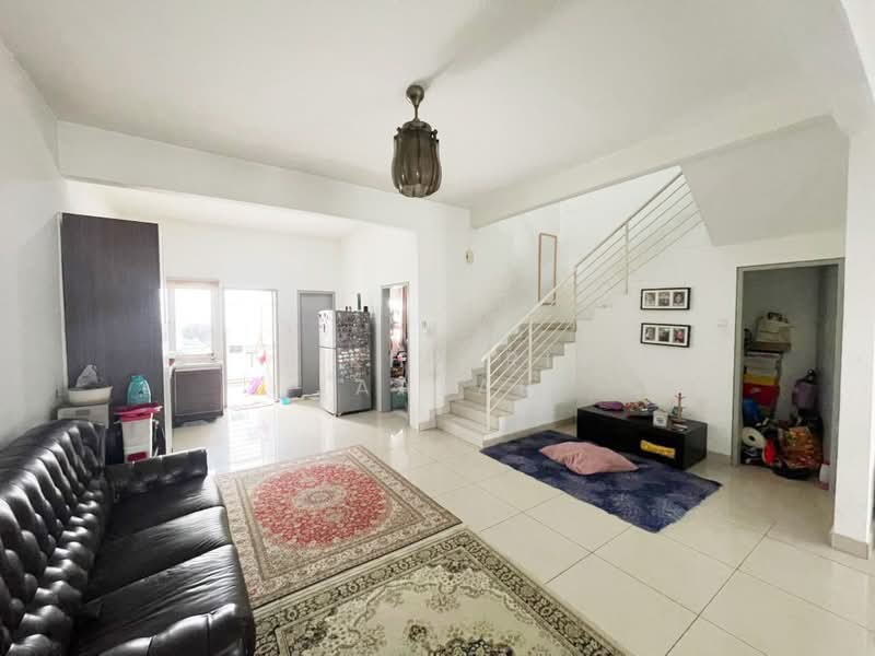 Rumah Teres untuk Dijual di Aman Putri (Sungai Buloh) - SITI KHAIRIYAH JAAFAR - Living Room - PropertyGuru.com.my