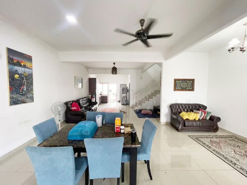 Rumah Teres untuk Dijual di Aman Putri (Sungai Buloh) - SITI KHAIRIYAH JAAFAR - Living Room - PropertyGuru.com.my