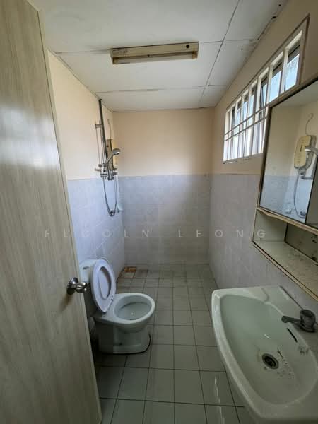 Condominium for Rent at Villa Seri Puteri - Elcoln Leong - Bathroom - PropertyGuru.com.my