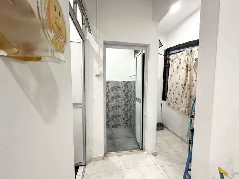 Kedai untuk Dijual di Senai (Johor) - Chew Jia Jia - Corridor - PropertyGuru.com.my