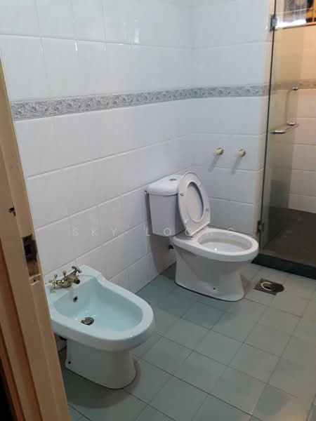 Rumah Teres 2 Tingkat untuk Disewa di Bangsar Baru (Bangsar) - Sky Loong - Bathroom - PropertyGuru.com.my