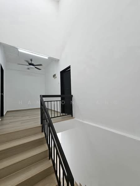 2-storey Terraced House for Sale in Taman Puteri Wangsa (Ulu Tiram) - Han Yong Ang - Corridor - PropertyGuru.com.my