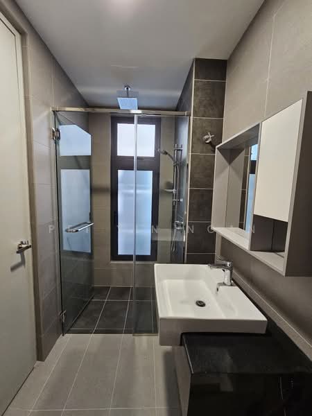 Servis Apartment untuk Disewa di Sunway Belfield - Pei Yin Ngan - Bathroom - PropertyGuru.com.my