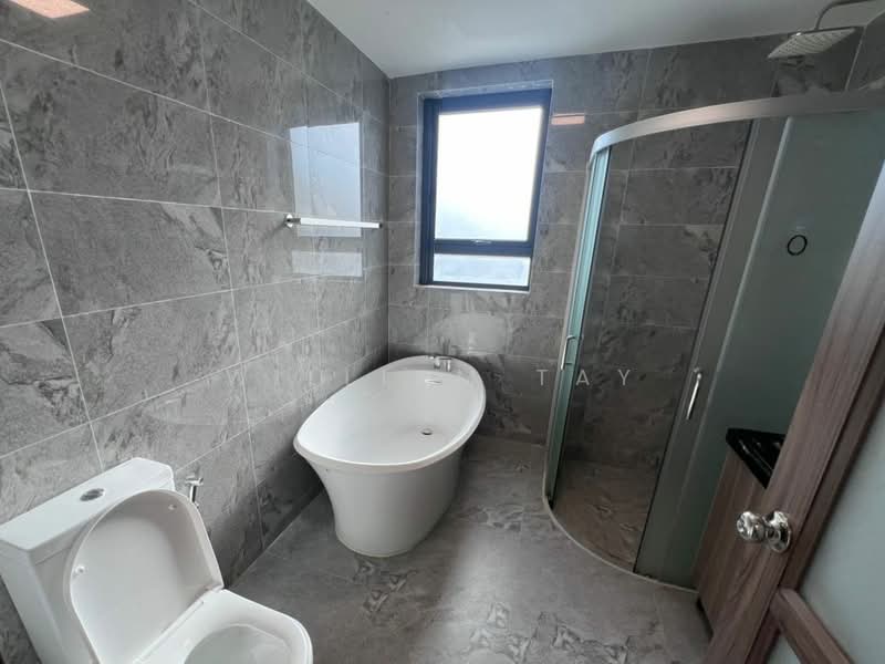 Cluster House for Sale in Forest City (Gelang Patah) - William Tay - Bathroom - PropertyGuru.com.my