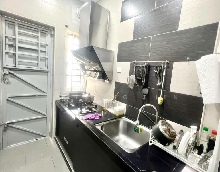 2-storey Terraced House for Sale in Setia Tropika (Johor Bahru) - Shieh Long Chen - Kitchen - PropertyGuru.com.my