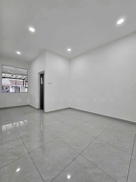 1-storey Terraced House for Sale in Taman Puteri Wangsa (Ulu Tiram) - Han Yong Ang - PropertyGuru.com.my
