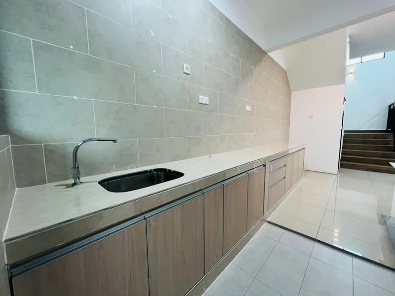 Semi-Detached House for Rent in Cyberjaya (Selangor) - Joanne Tei - Kitchen - PropertyGuru.com.my