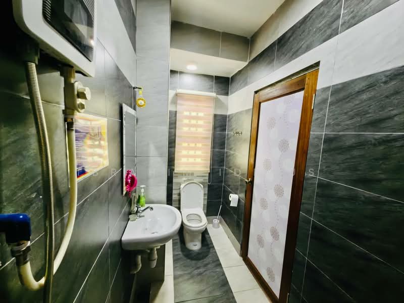 2.5-storey Terraced House for Sale in Kuala Selangor (Selangor) - Ibrahim Iderus - Bathroom - PropertyGuru.com.my
