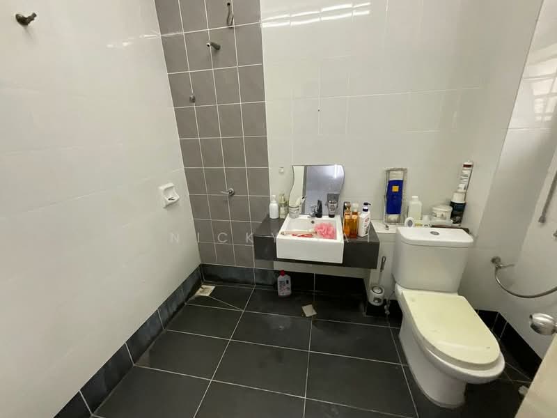 Terraced House for Sale in Saujana Rawang (Rawang) - Nicky Lai - Bathroom - PropertyGuru.com.my