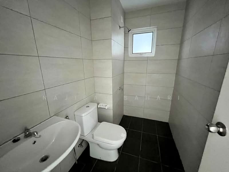 Service Residence for Sale at Residensi Rimbun @ Canopy Hills - Najibah Sahari - Bathroom - PropertyGuru.com.my