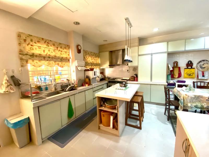Semi-Detached House for Sale in Shah Alam (Selangor) - SITI KHAIRIYAH JAAFAR - Kitchen - PropertyGuru.com.my
