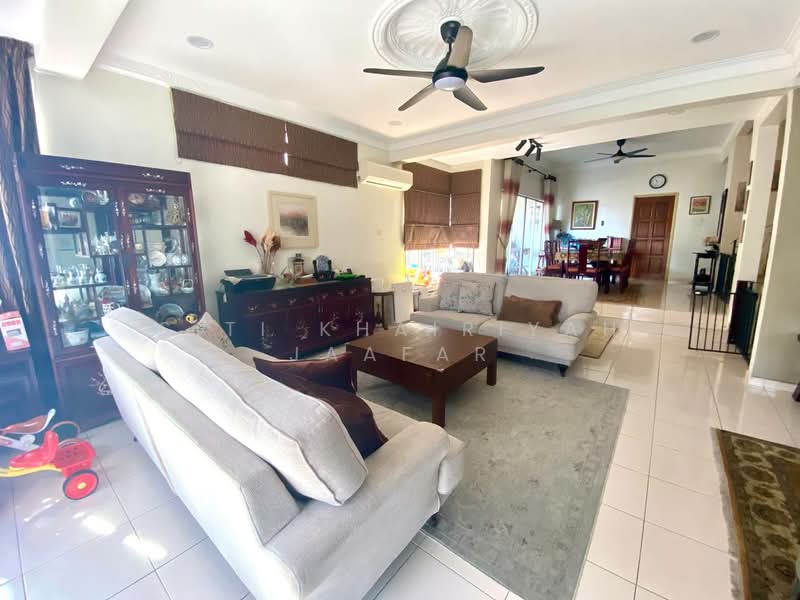 Semi-Detached House for Sale in Shah Alam (Selangor) - SITI KHAIRIYAH JAAFAR - Living Room - PropertyGuru.com.my