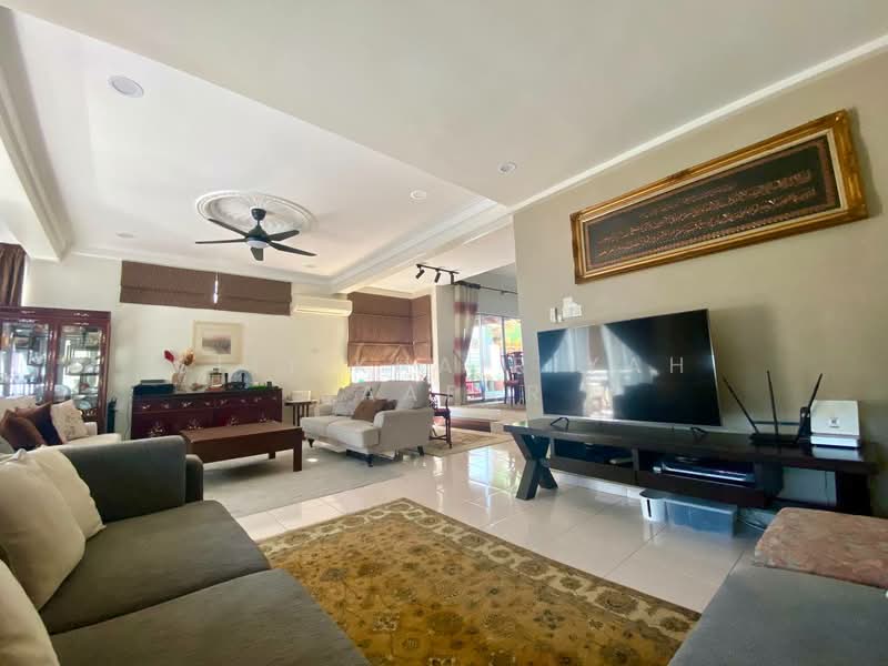 Semi-Detached House for Sale in Shah Alam (Selangor) - SITI KHAIRIYAH JAAFAR - Living Room - PropertyGuru.com.my