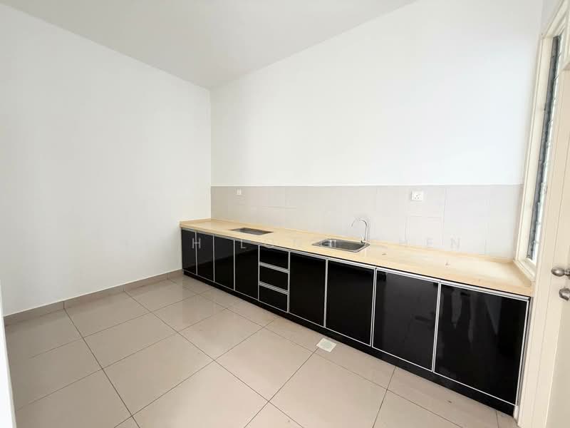 Cluster House for Sale in Taman Adda Heights (Tebrau) - Shieh Long Chen - Kitchen - PropertyGuru.com.my