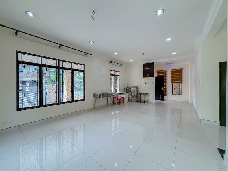 Semi-Detached House for Sale in Puncak Bangi (Bandar Baru Bangi) - Iqbal Rafei - Living Room - PropertyGuru.com.my