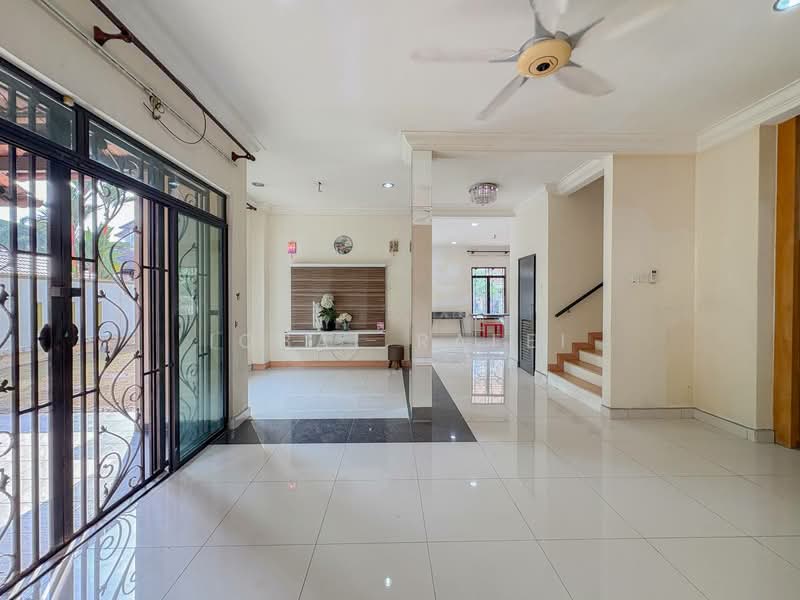 Semi-Detached House for Sale in Puncak Bangi (Bandar Baru Bangi) - Iqbal Rafei - Living Room - PropertyGuru.com.my
