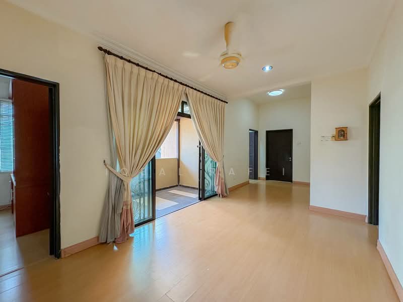 Semi-Detached House for Sale in Puncak Bangi (Bandar Baru Bangi) - Iqbal Rafei - Living Room - PropertyGuru.com.my