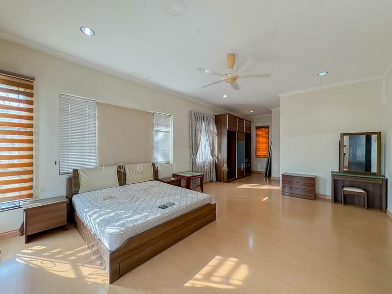 Semi-Detached House for Sale in Puncak Bangi (Bandar Baru Bangi) - Iqbal Rafei - Bedroom - PropertyGuru.com.my