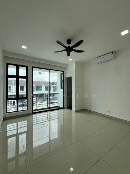 2-storey Terraced House for Rent in Semenyih (Selangor) - Penny Loh - Living Room - PropertyGuru.com.my