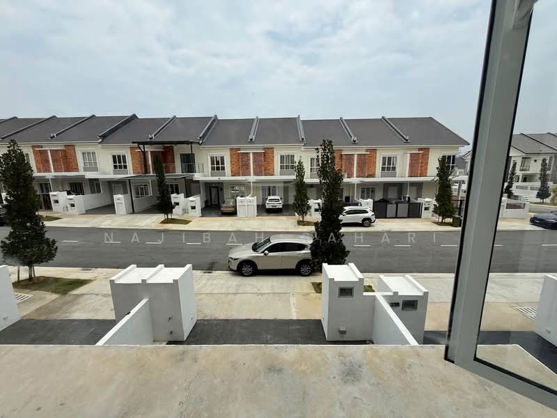 Rumah Teres 3 Tingkat untuk Dijual di Sepang (Selangor) - Najibah Sahari - PropertyGuru.com.my