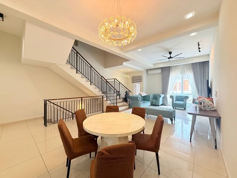 Rumah Teres 3 Tingkat untuk Dijual di Sepang (Selangor) - Najibah Sahari - PropertyGuru.com.my