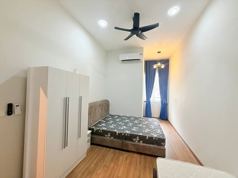 Rumah Teres 3 Tingkat untuk Dijual di Sepang (Selangor) - Najibah Sahari - PropertyGuru.com.my