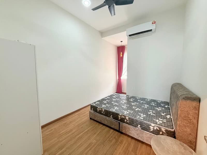Rumah Teres 3 Tingkat untuk Dijual di Sepang (Selangor) - Najibah Sahari - PropertyGuru.com.my