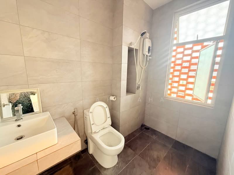 Rumah Teres 3 Tingkat untuk Dijual di Sepang (Selangor) - Najibah Sahari - PropertyGuru.com.my