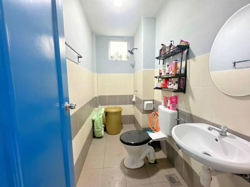 Apartment for Sale at Pangsapuri Selangorku Tiara South (RSKU) - Rohani Daud - Bathroom - PropertyGuru.com.my