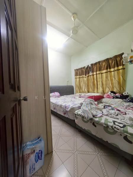 1-storey Terraced House for Rent in Taman Sri Skudai (Skudai) - Kun Chai - Bedroom - PropertyGuru.com.my