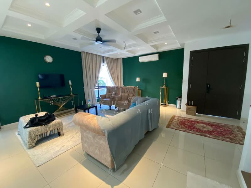 Rumah Teres 2 Tingkat untuk Dijual di U12, Taman Cahaya Alam (Shah Alam) - SITI KHAIRIYAH JAAFAR - Living Room - PropertyGuru.com.my