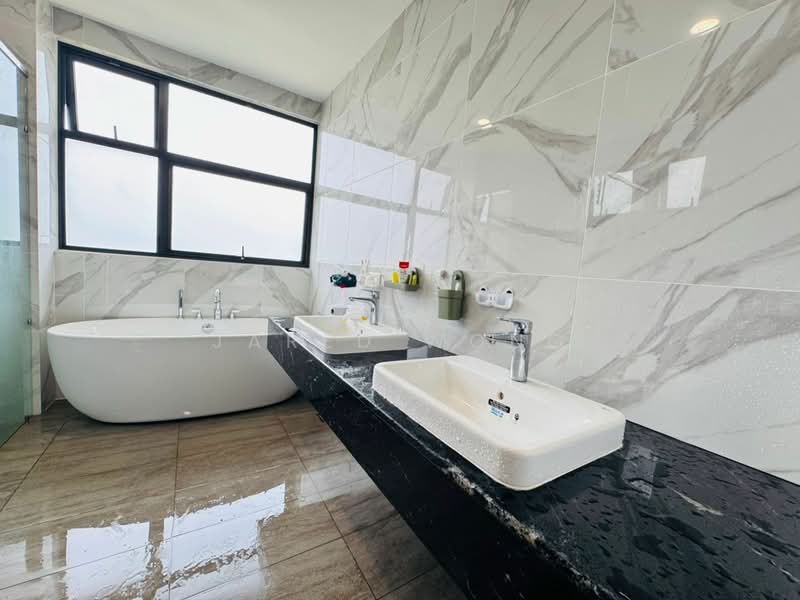 Semi-Detached House for Rent in Cyberjaya (Selangor) - Jared Wong - Bathroom - PropertyGuru.com.my