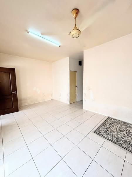 Rumah Teres 2 Tingkat untuk Dijual di Setia Alam (Selangor) - Syukor Hartanah - Living Room - PropertyGuru.com.my