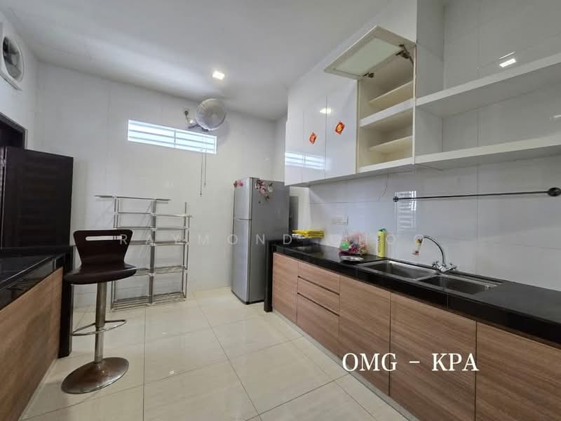 Semi-Detached House for Sale in Ambang Botanic (Klang) - Raymond Choo - Kitchen - PropertyGuru.com.my