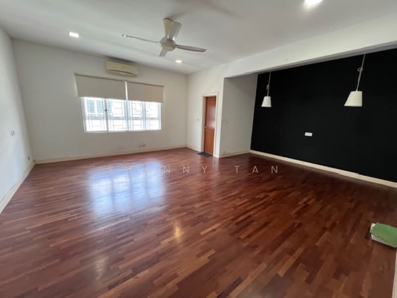Rumah Teres 3 Tingkat untuk Dijual di Taman Taming Indah 2 (Bandar Sungai Long) - Shanny Tan - Living Room - PropertyGuru.com.my