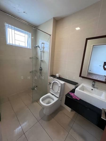 Rumah Teres 3 Tingkat untuk Dijual di Taman Taming Indah 2 (Bandar Sungai Long) - Shanny Tan - Bathroom - PropertyGuru.com.my